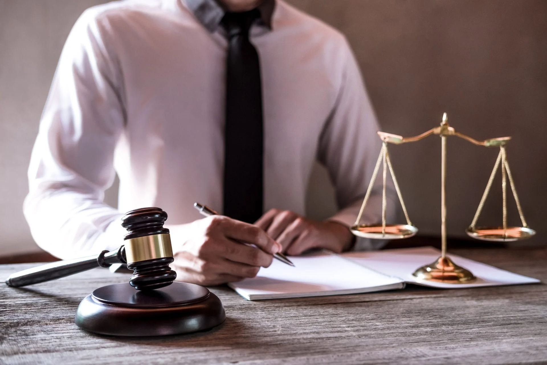 Read more about the article Specialist Help; Providing Free Legal Advice